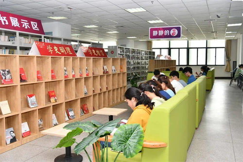 南通大学将 信仰大课堂 搬进田间地头 印记初心 大众篆刻作品展 在江苏大学展出 一周校园动态 11.1 11.5